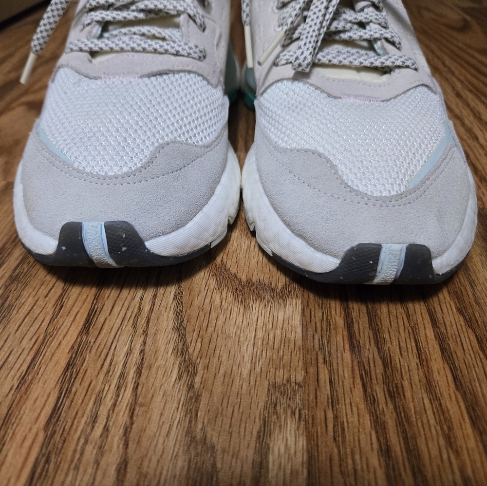 Adidas Nite Joggers (Chalk Mint Color) Womens Size 7.5 - Picture 4 of 8
